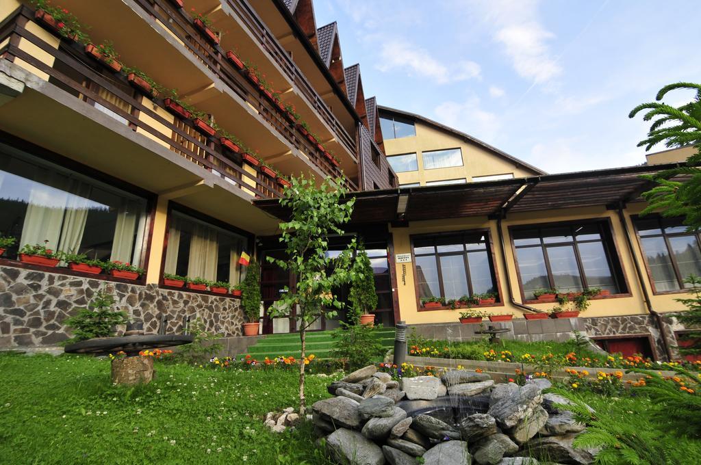Mistral Resort Moeciu De Sus Buitenkant foto