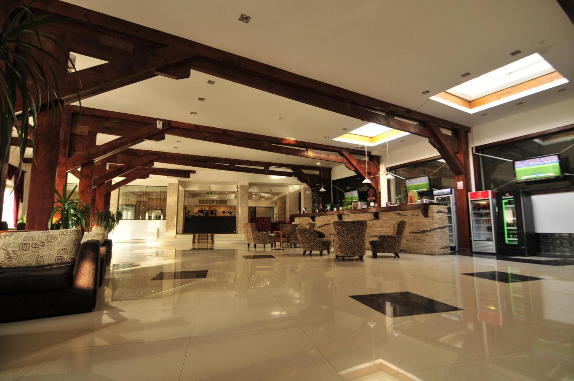 Mistral Resort Moeciu De Sus Buitenkant foto